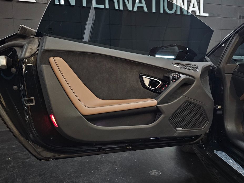 Lamborghini Huracan 2021