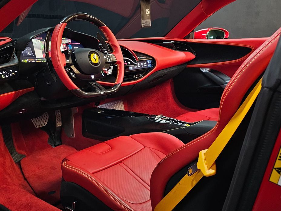 Ferrari SF90 2023