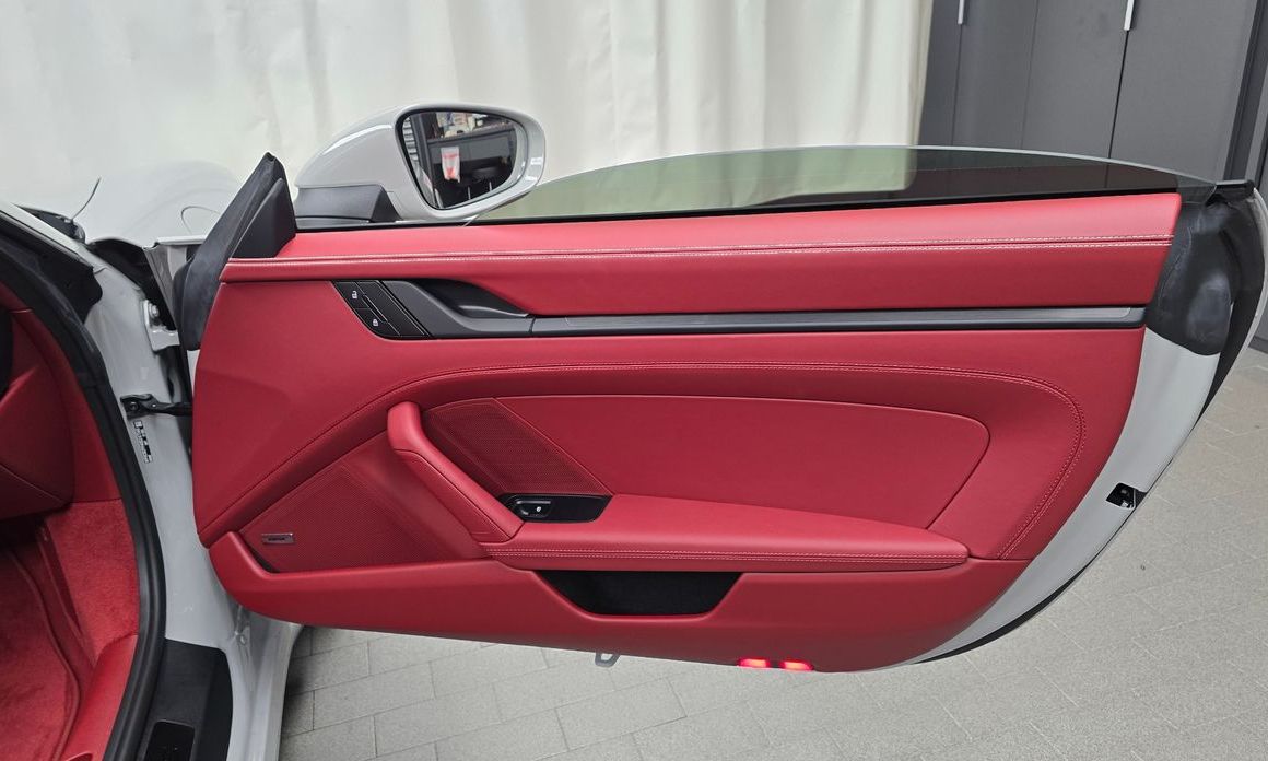 Porsche 911 2025