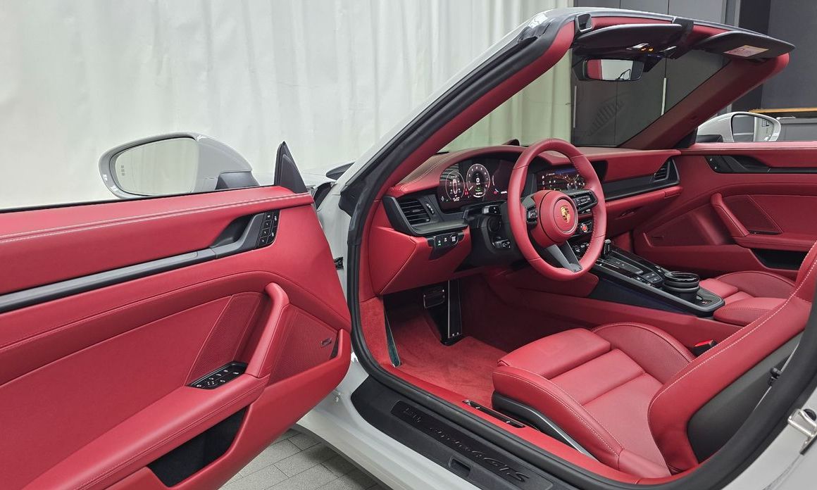 Porsche 911 2025