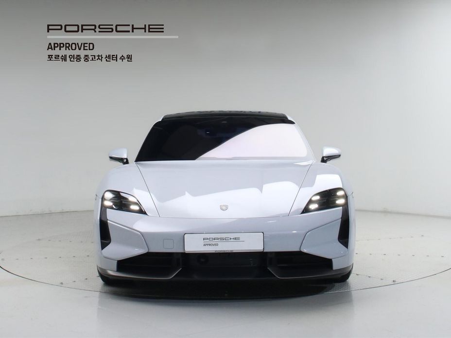 Porsche Taycan 2025