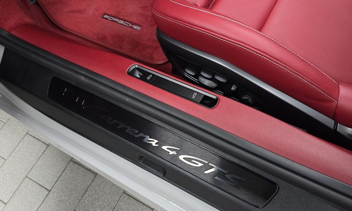 Porsche 911 2025