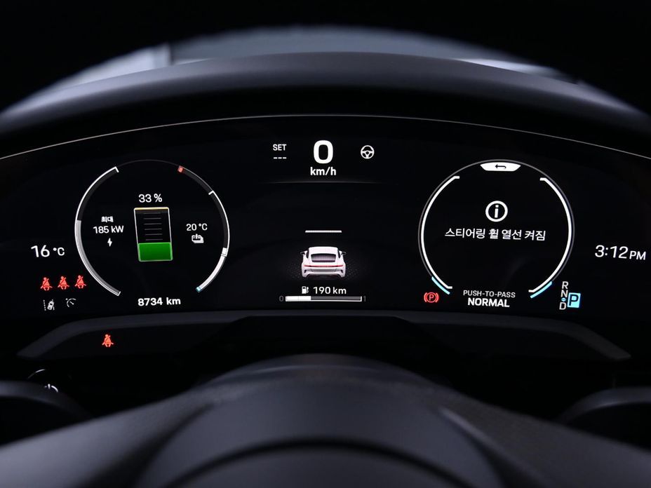 Porsche Taycan 2025