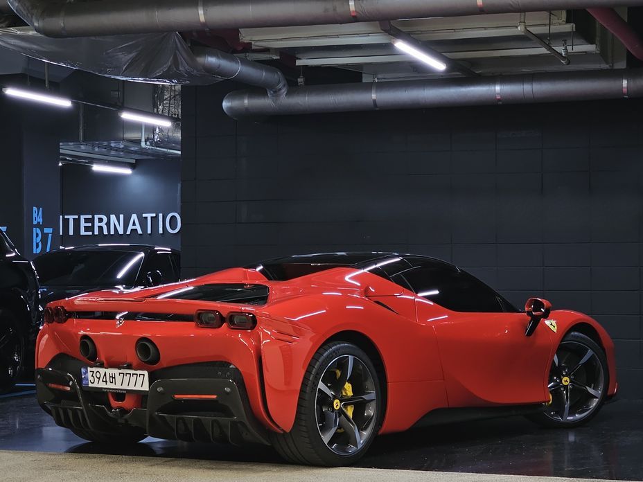 Ferrari SF90 2023