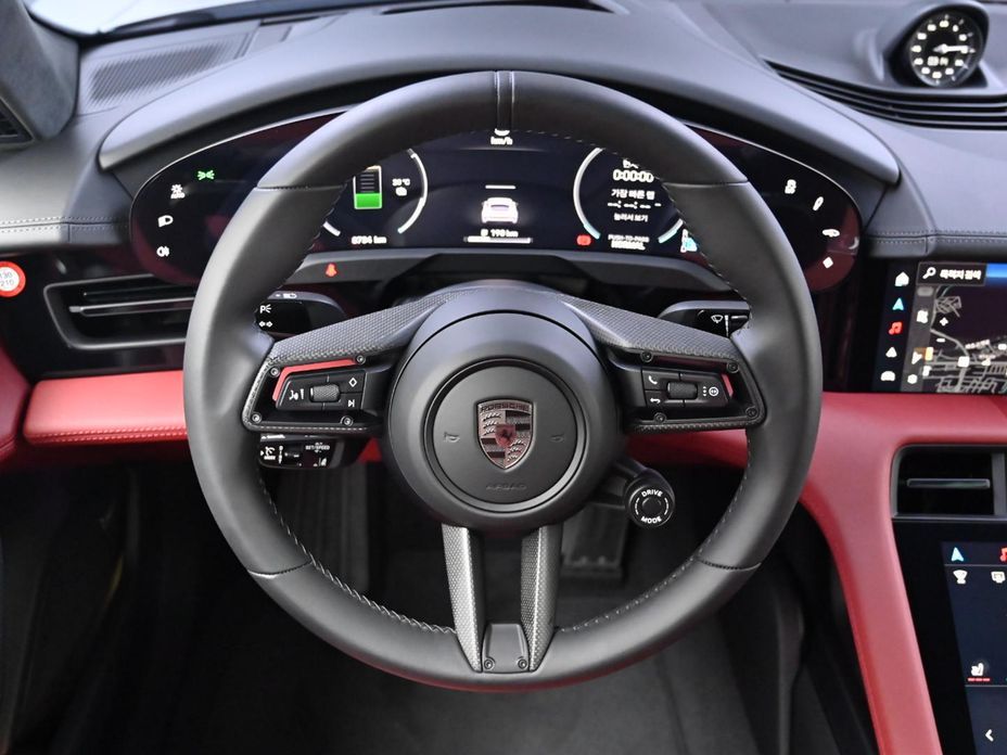 Porsche Taycan 2025