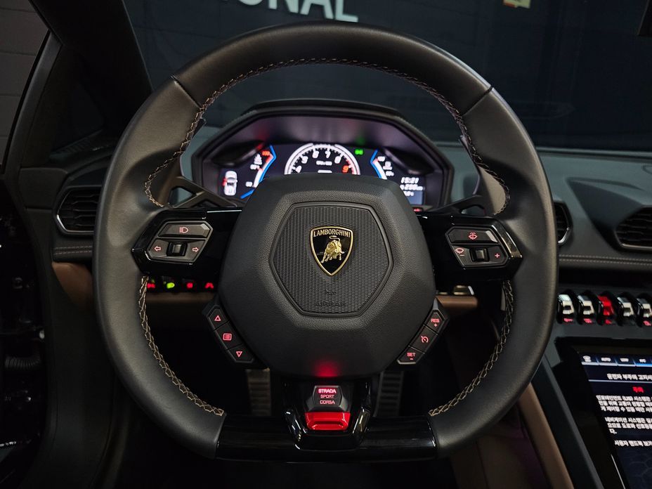 Lamborghini Huracan 2021