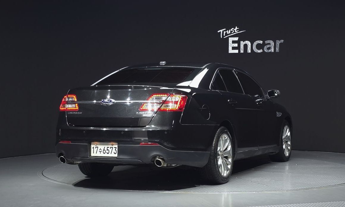 Ford Taurus 2014