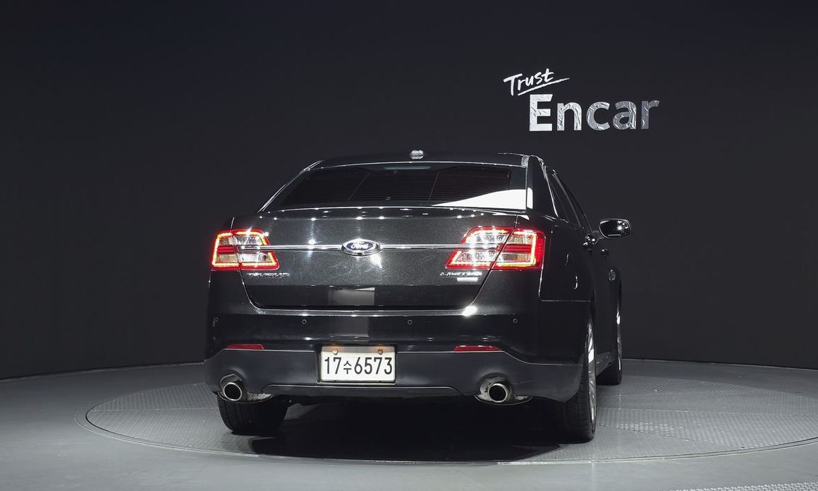 Ford Taurus 2014