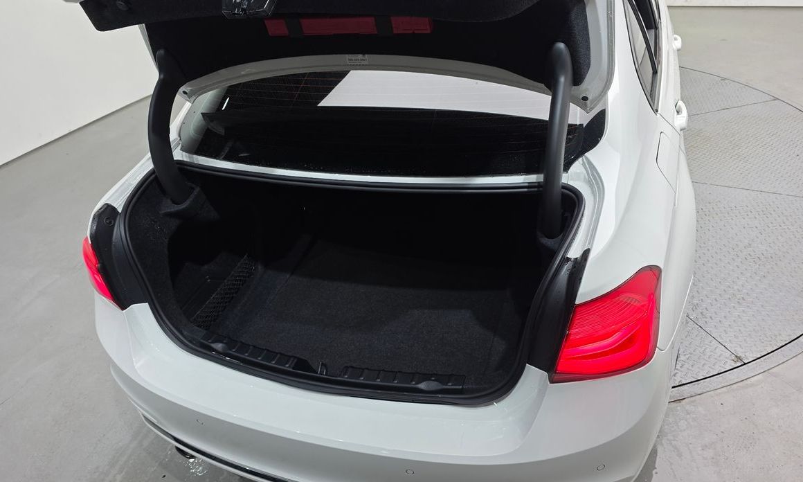 BMW 3-Series 2018