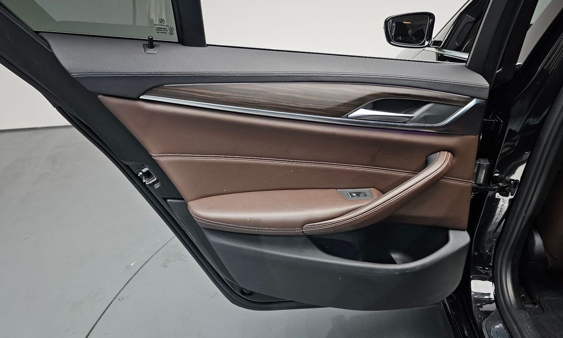 BMW 5-Series 2018