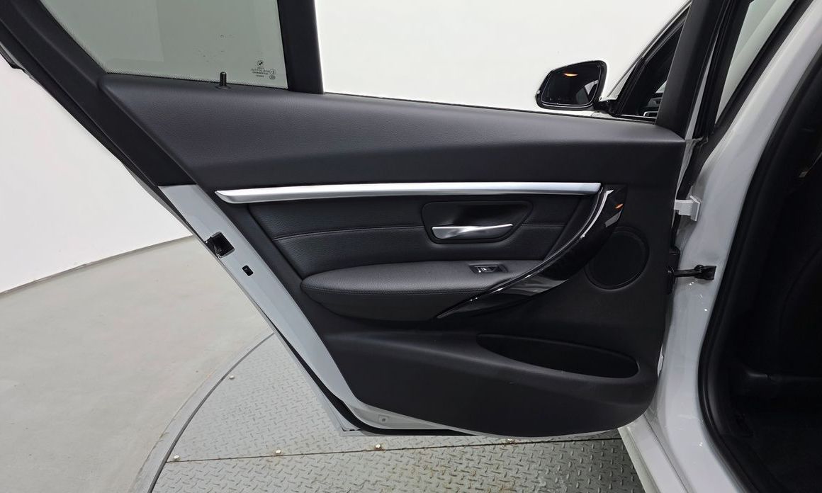 BMW 3-Series 2018