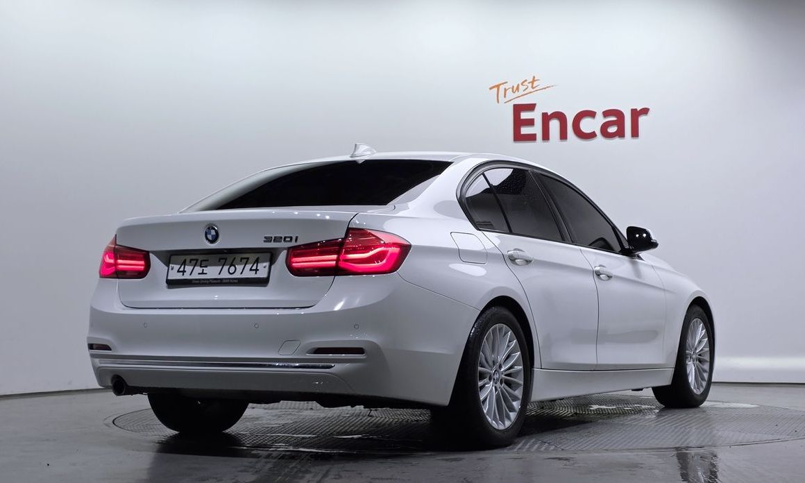 BMW 3-Series 2018
