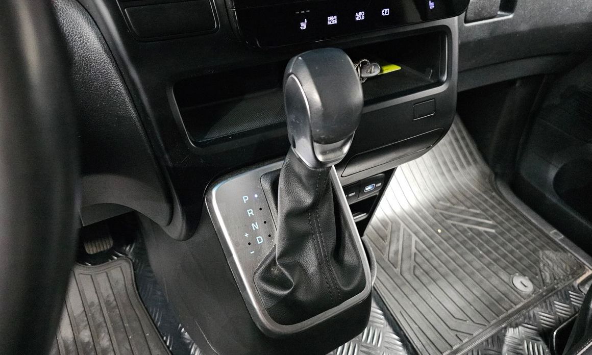 Hyundai Staria 2024
