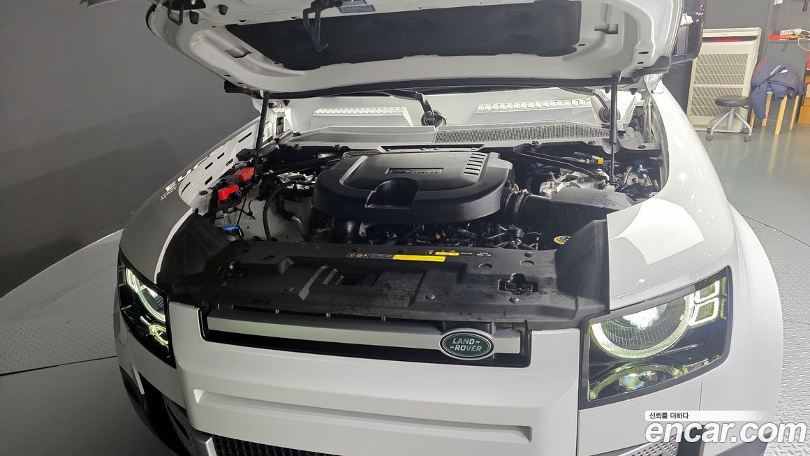 Land Rover Defender 2022