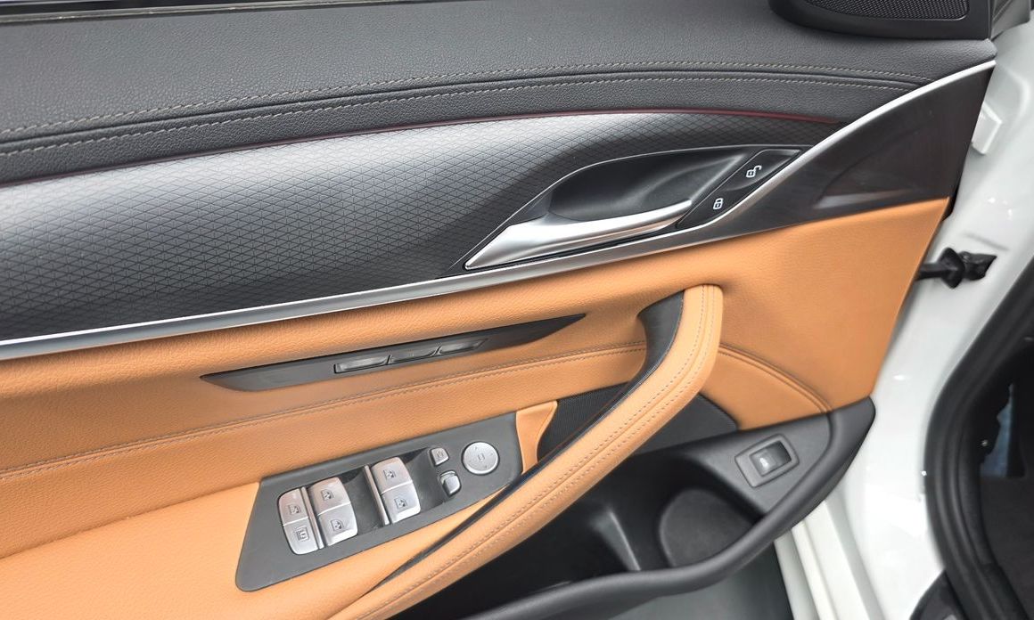 BMW 5-Series 2023