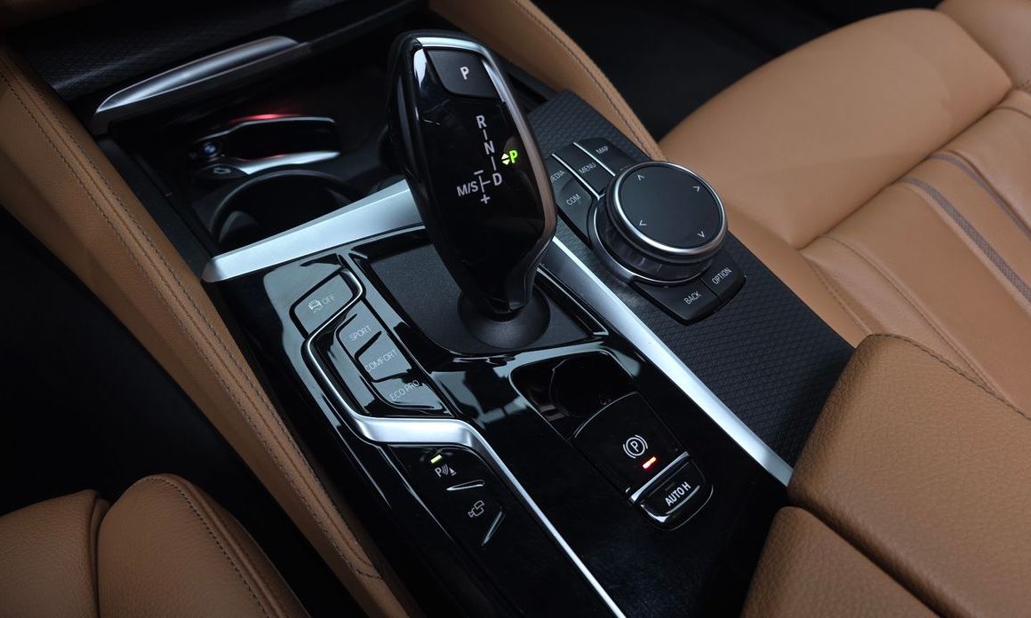 BMW 5-Series 2023