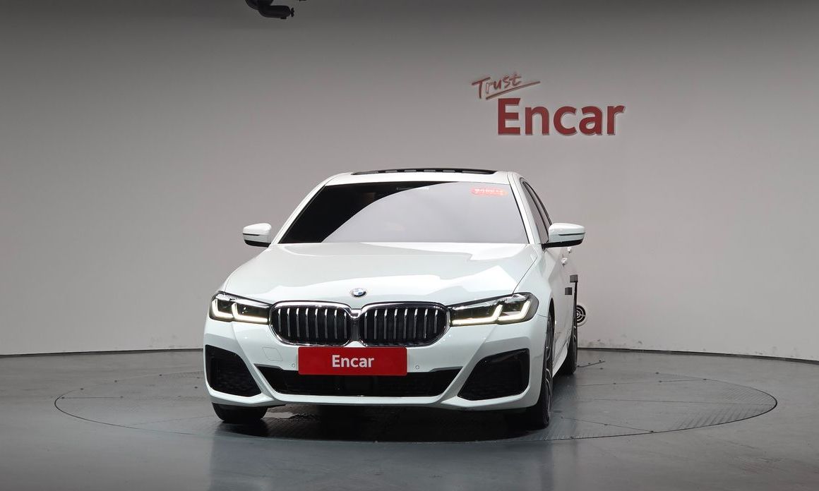 BMW 5-Series 2023
