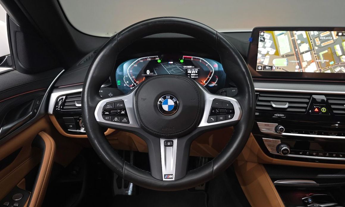 BMW 5-Series 2023