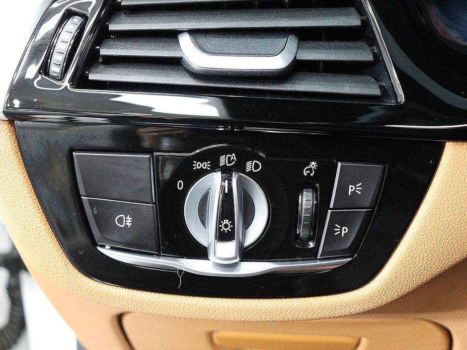 BMW 5-Series 2023
