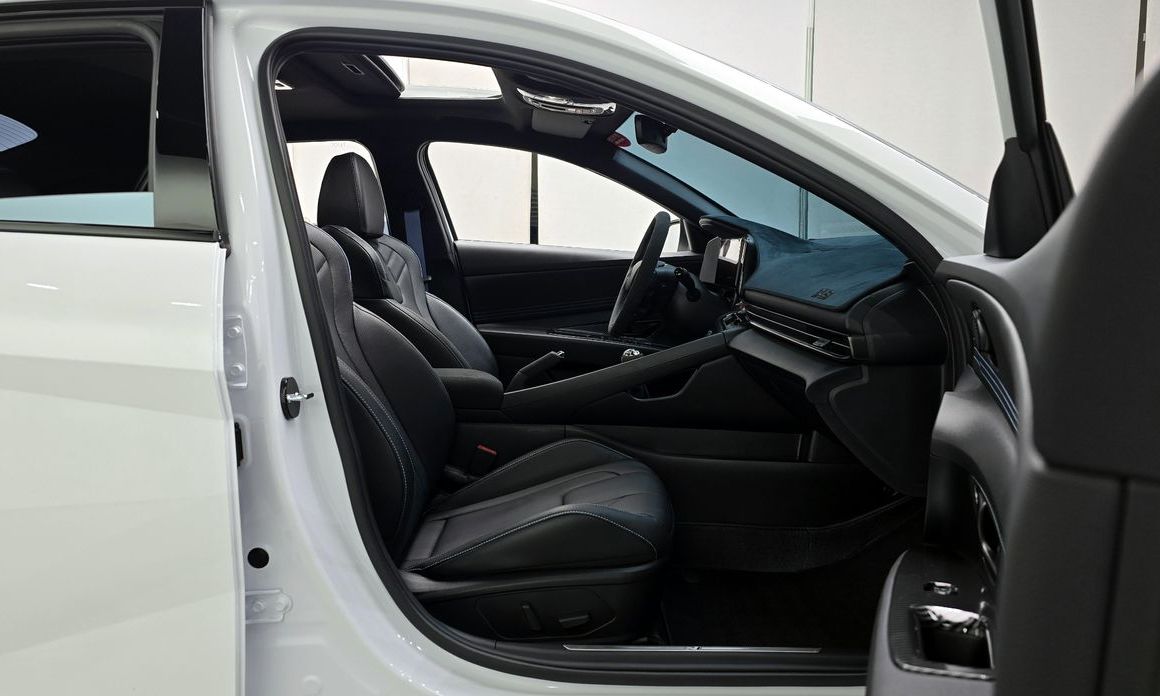 Hyundai AVANTE 2025