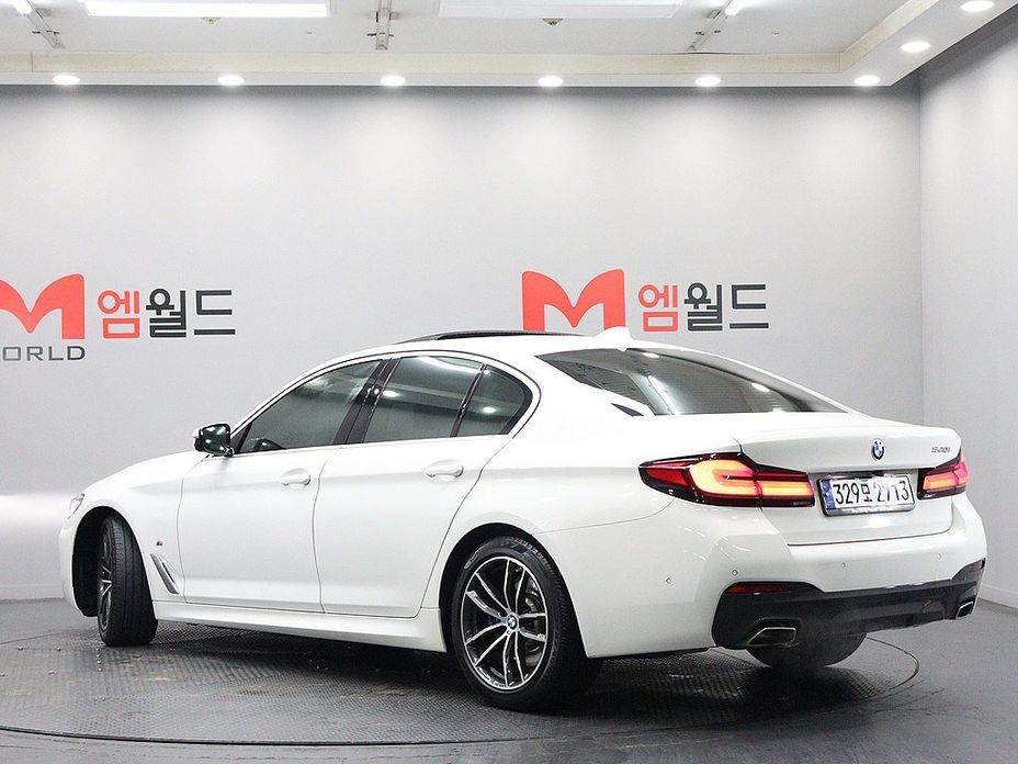 BMW 5-Series 2023