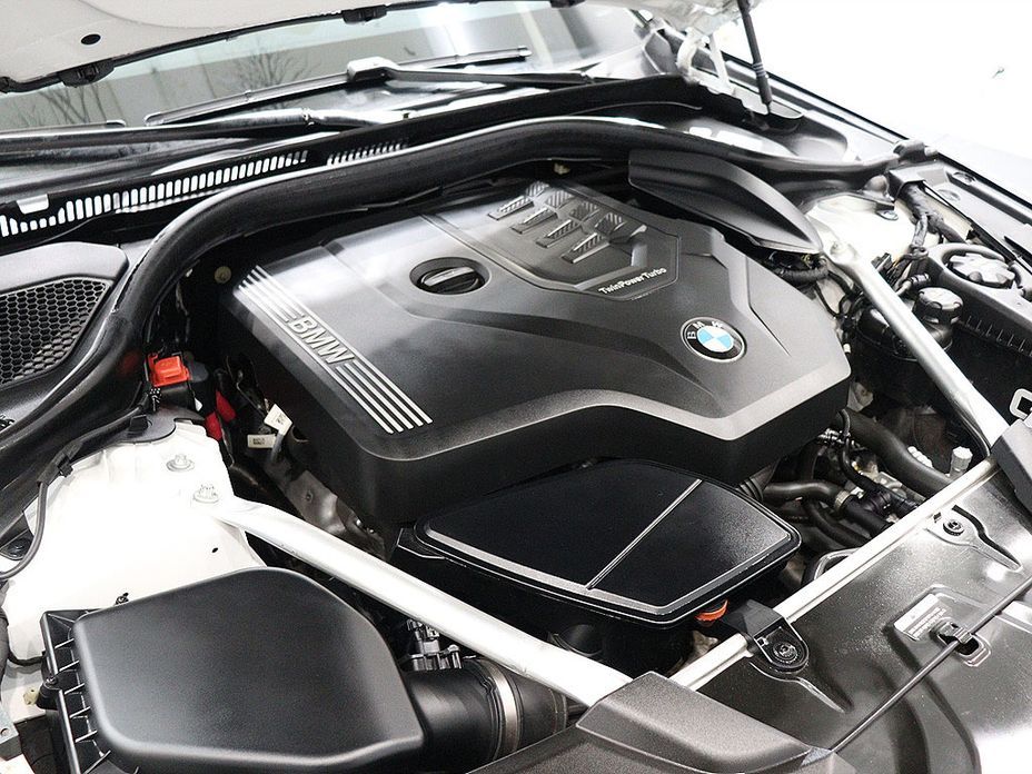 BMW 5-Series 2023