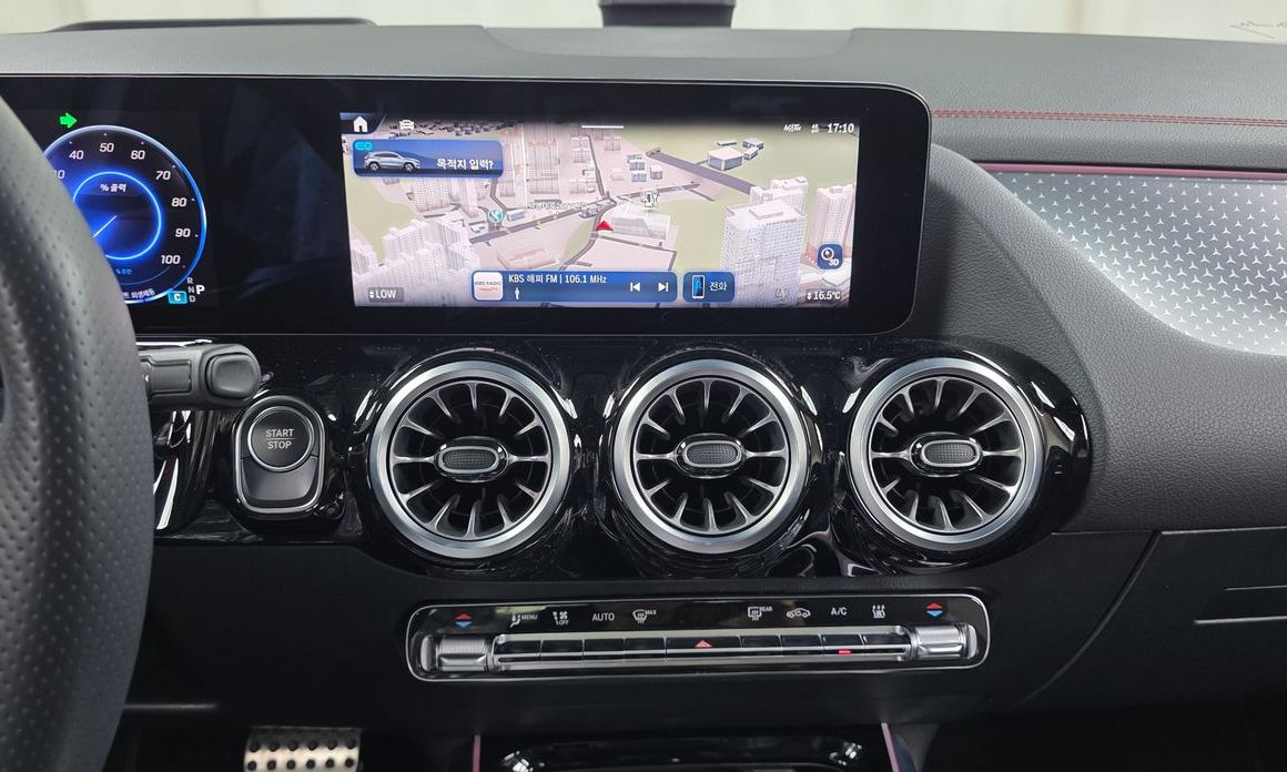 Mercedes-Benz EQA 2025