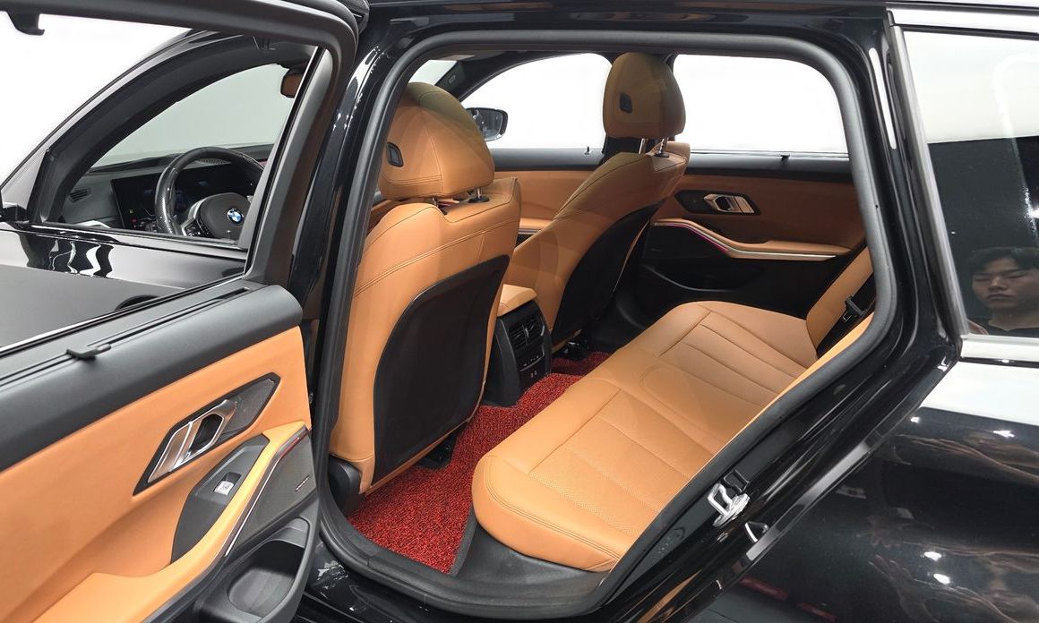 BMW 3-Series 2025