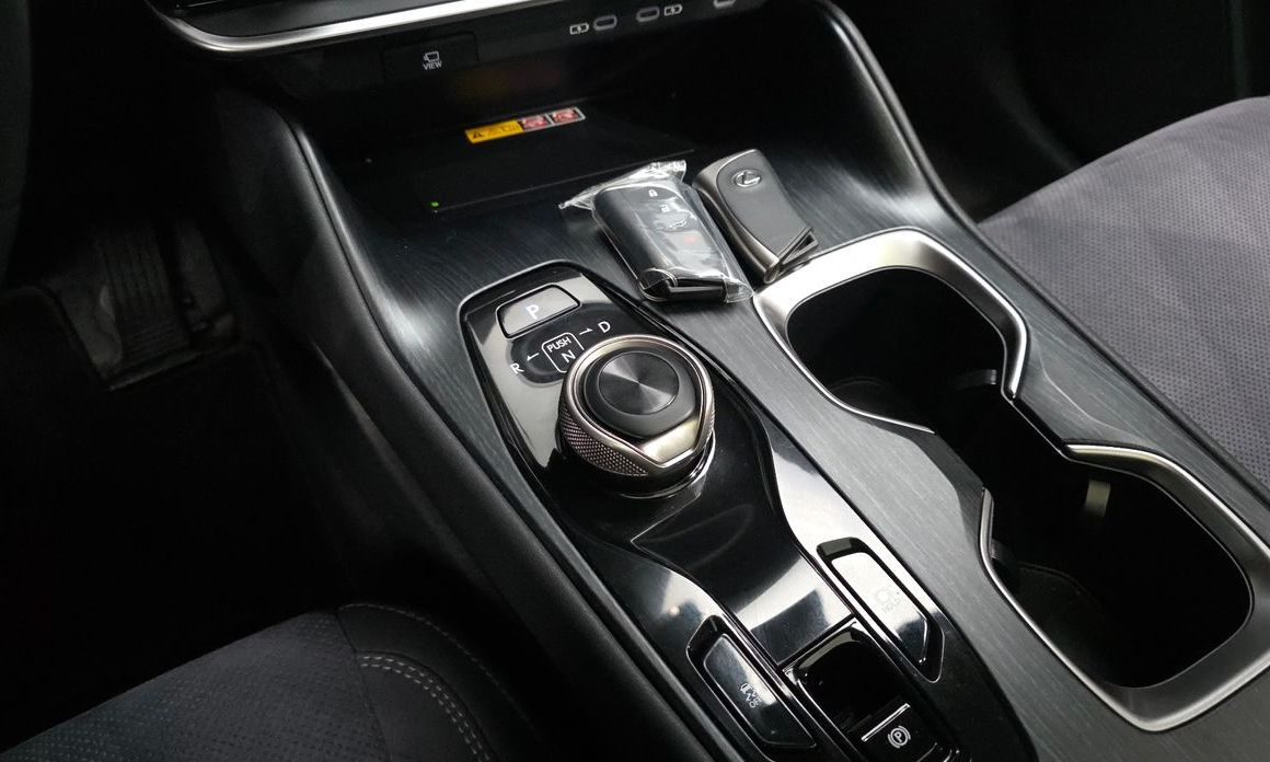 Lexus RZ 2023