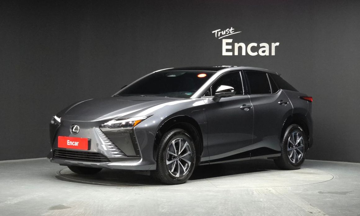 Lexus RZ 2023