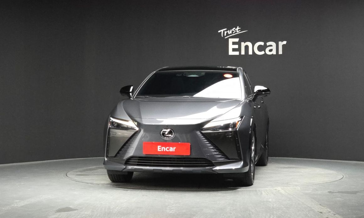 Lexus RZ 2023