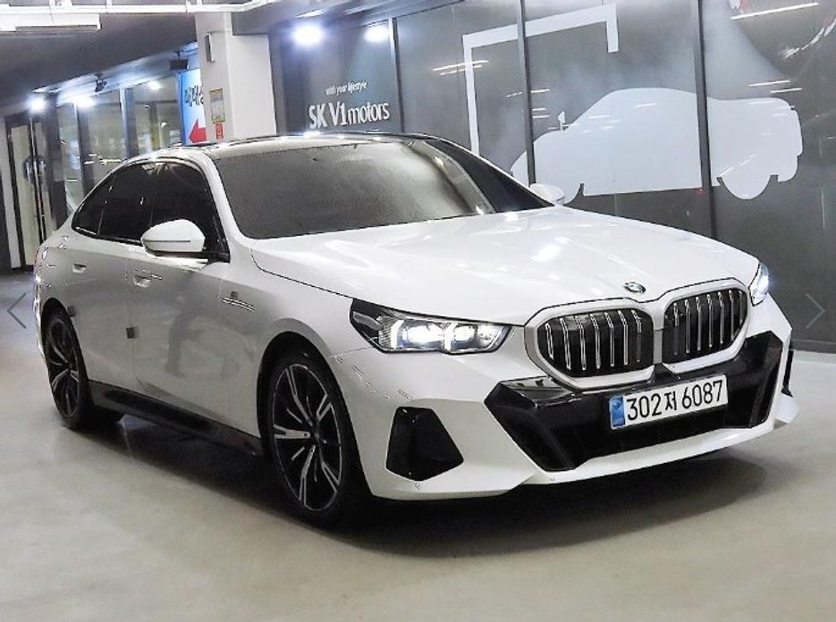 BMW 5-Series 2024