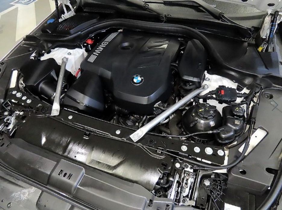 BMW 5-Series 2024