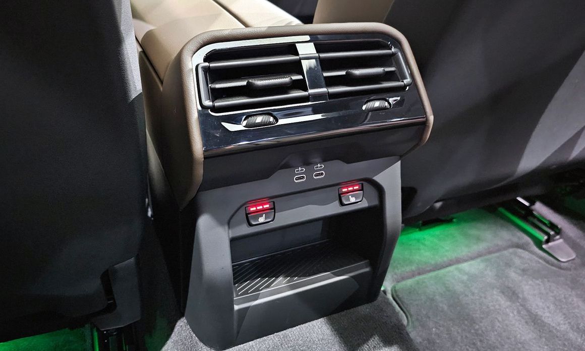 BMW 5-Series 2025