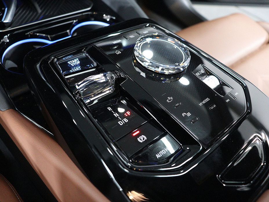 BMW i5 2024