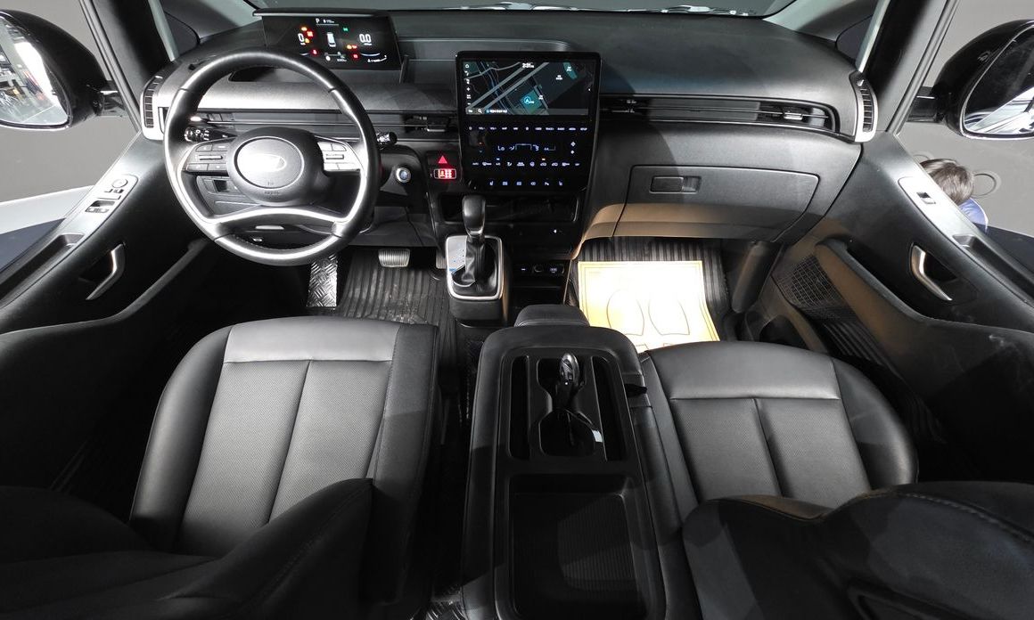 Hyundai Staria 2025