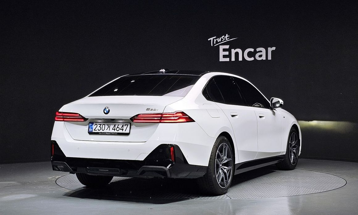 BMW 5-Series 2025
