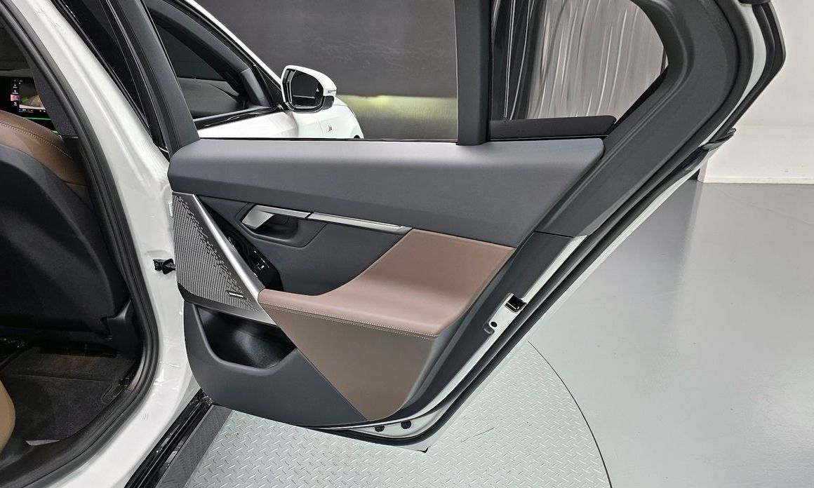 BMW 5-Series 2025