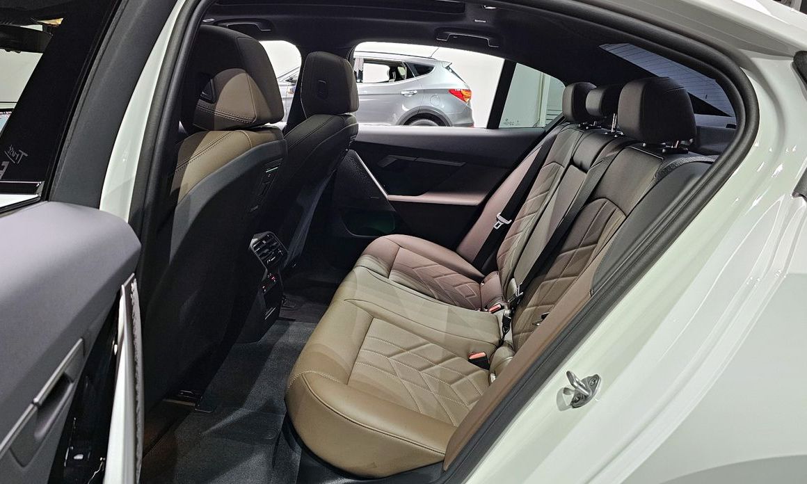 BMW 5-Series 2025