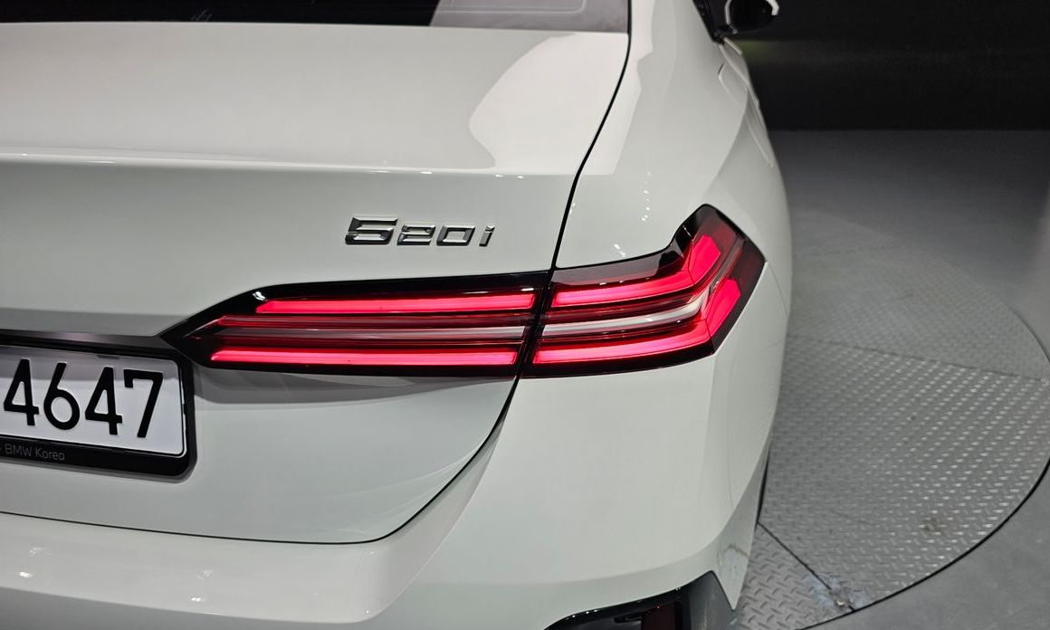 BMW 5-Series 2025