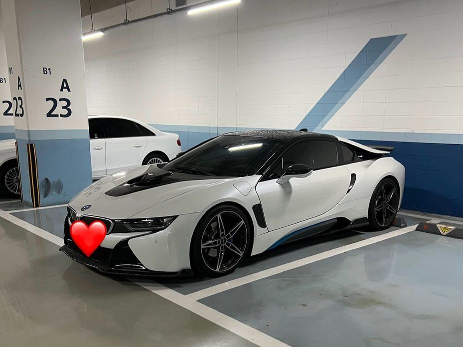 BMW i8 2016