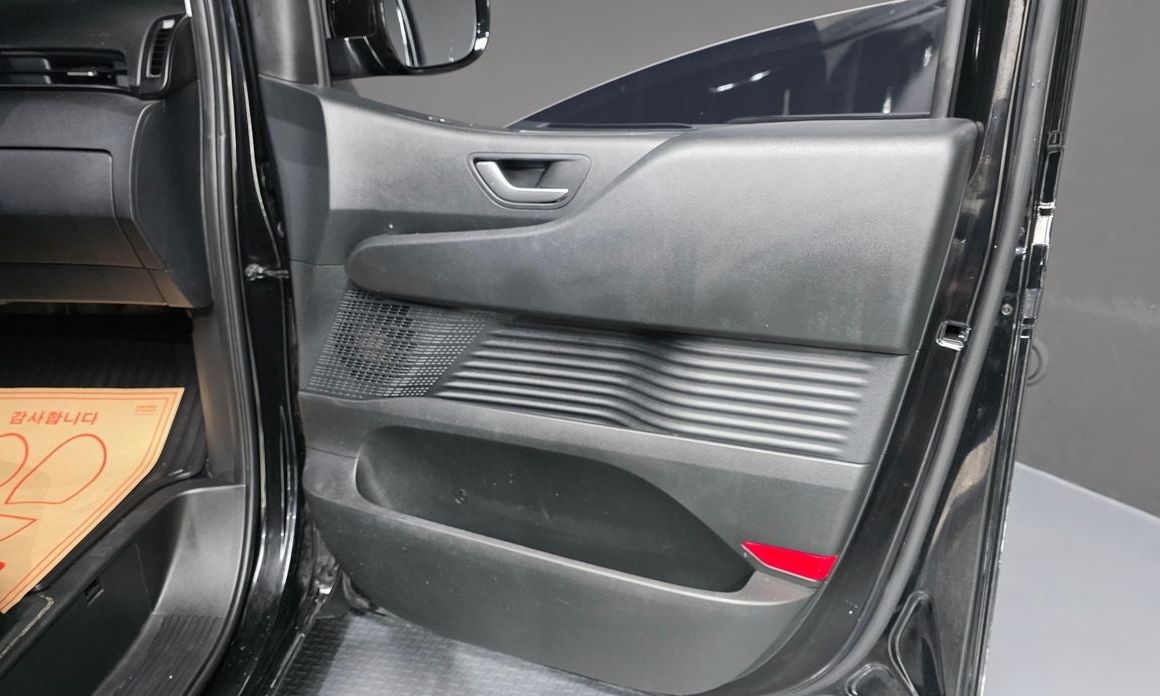 Hyundai Staria 2025