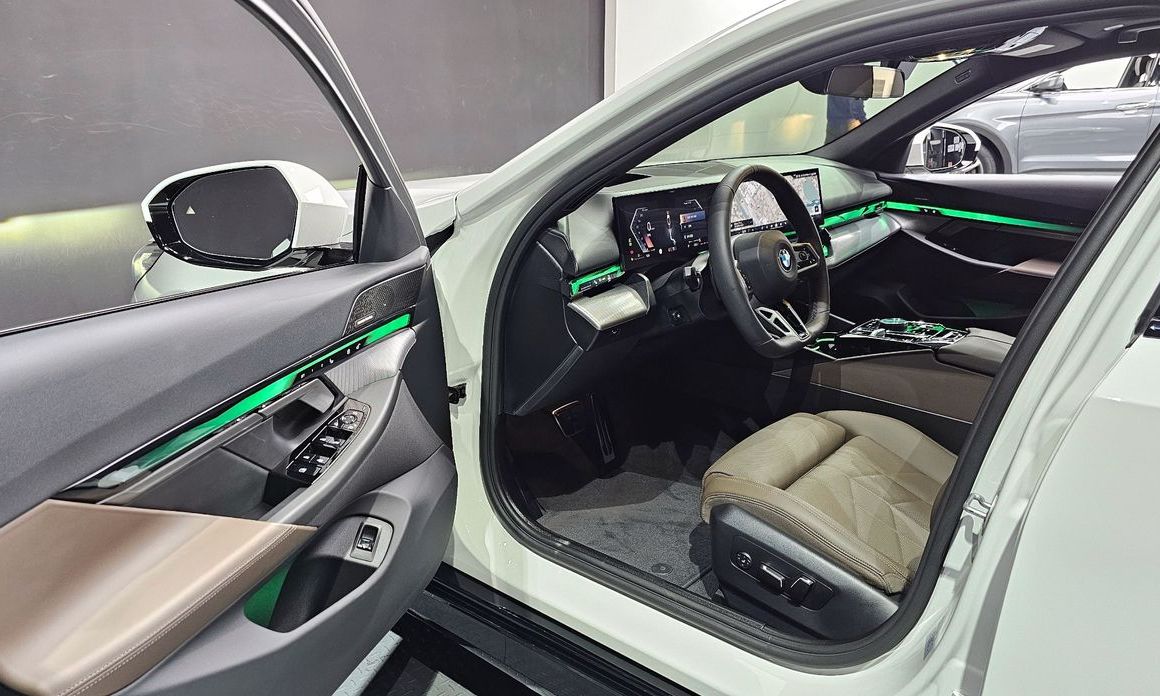 BMW 5-Series 2025