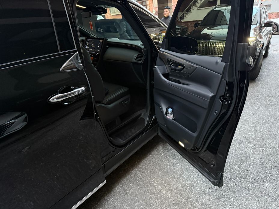 Toyota Alphard 2025