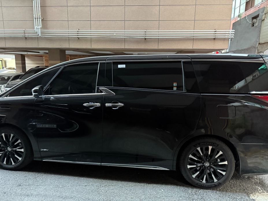 Toyota Alphard 2025