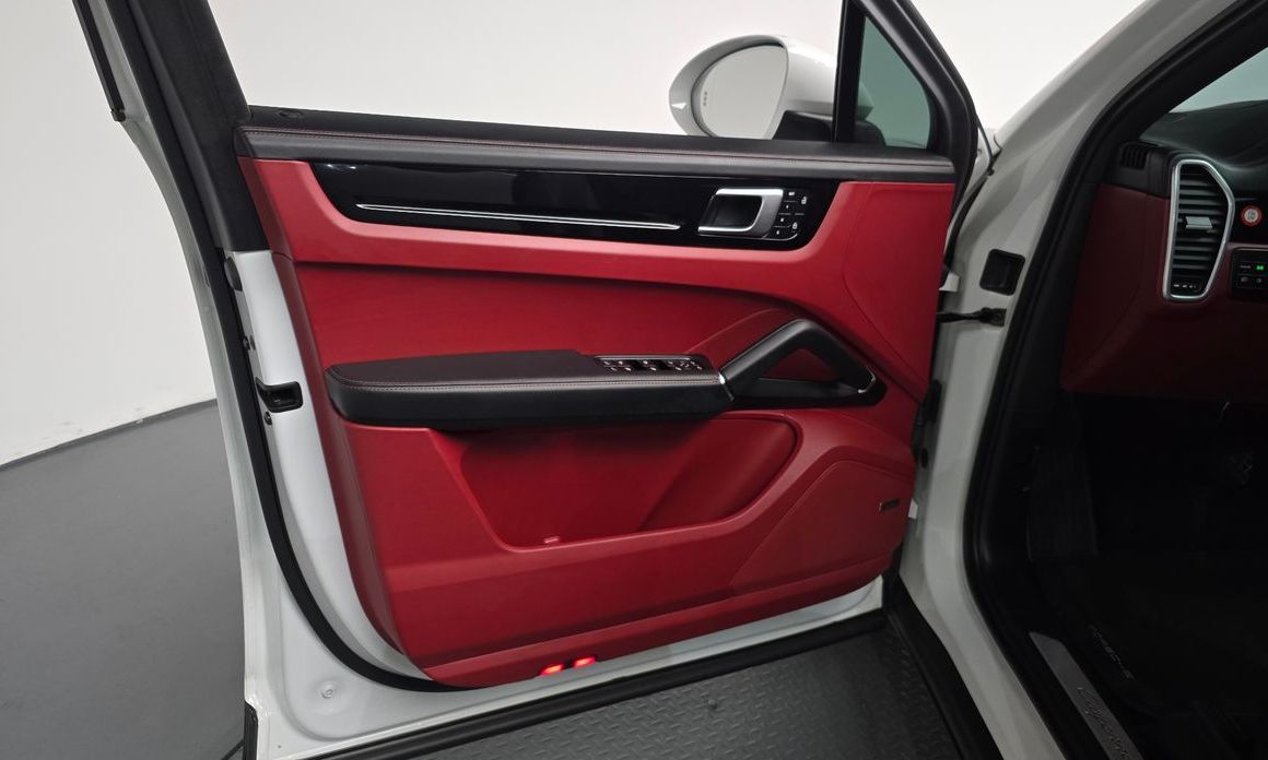 Porsche Cayenne 2023