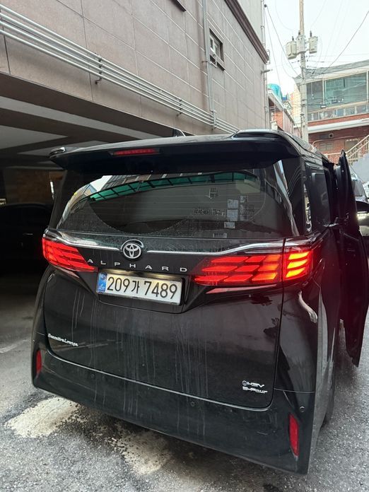 Toyota Alphard 2025