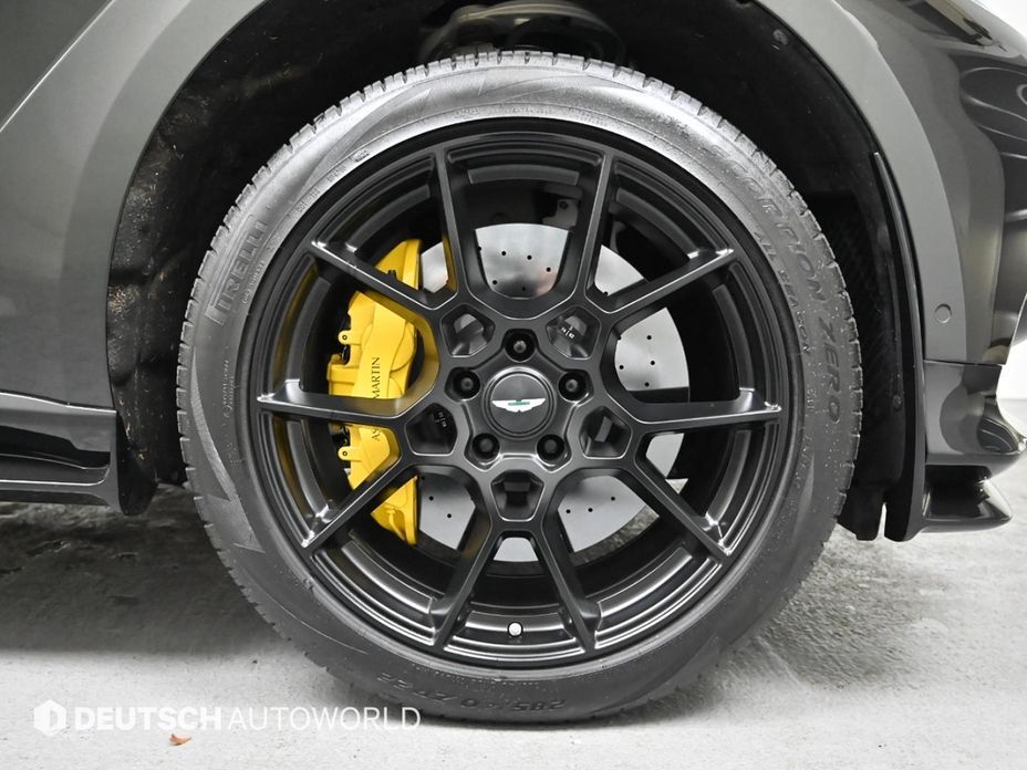 Astonmartin DBX 2023