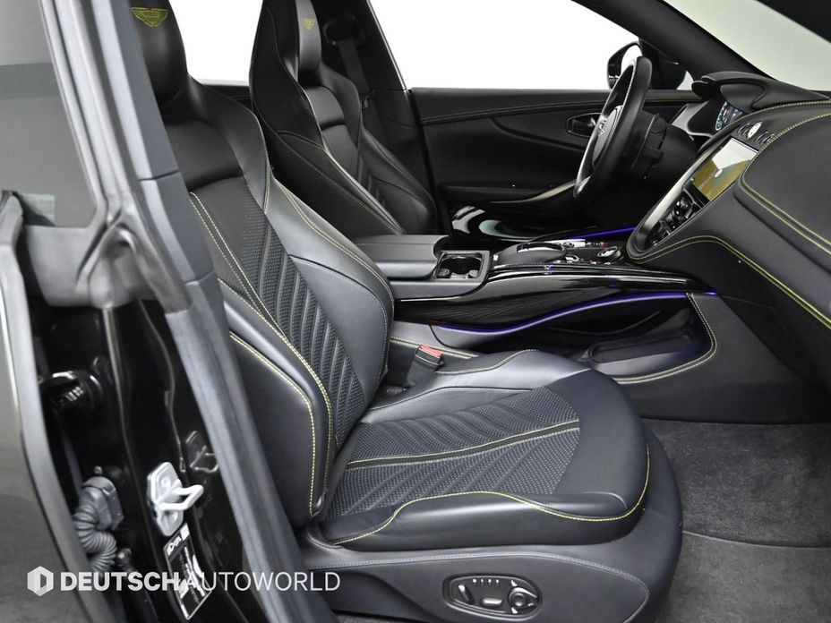 Astonmartin DBX 2023