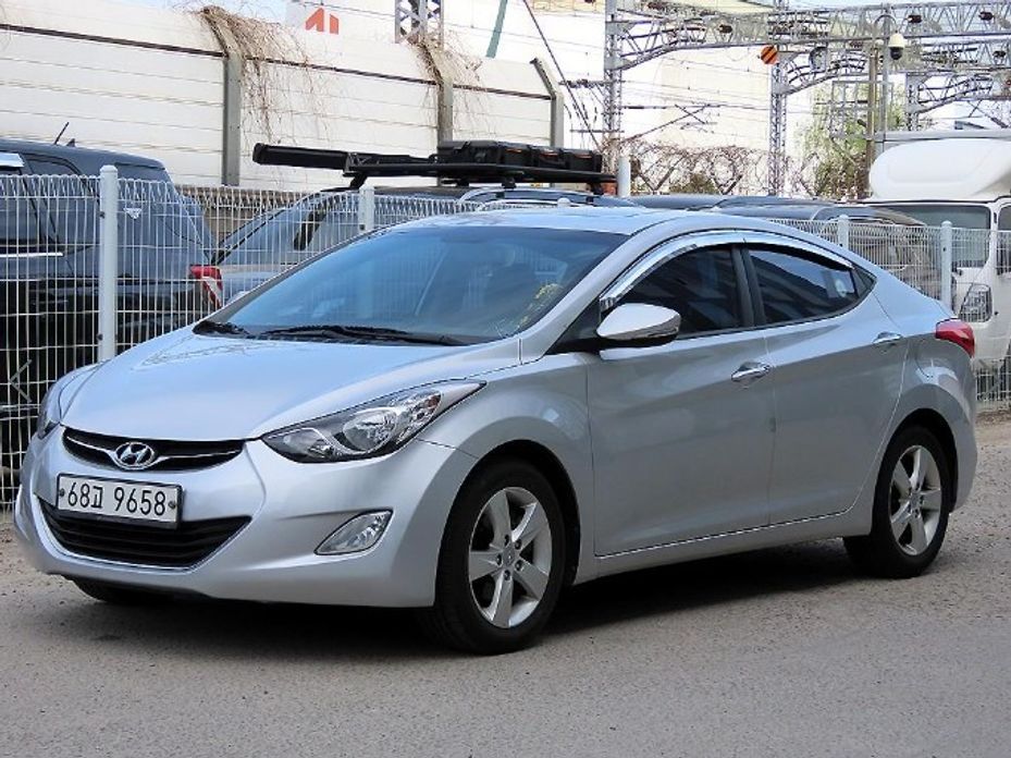 Hyundai AVANTE 2012